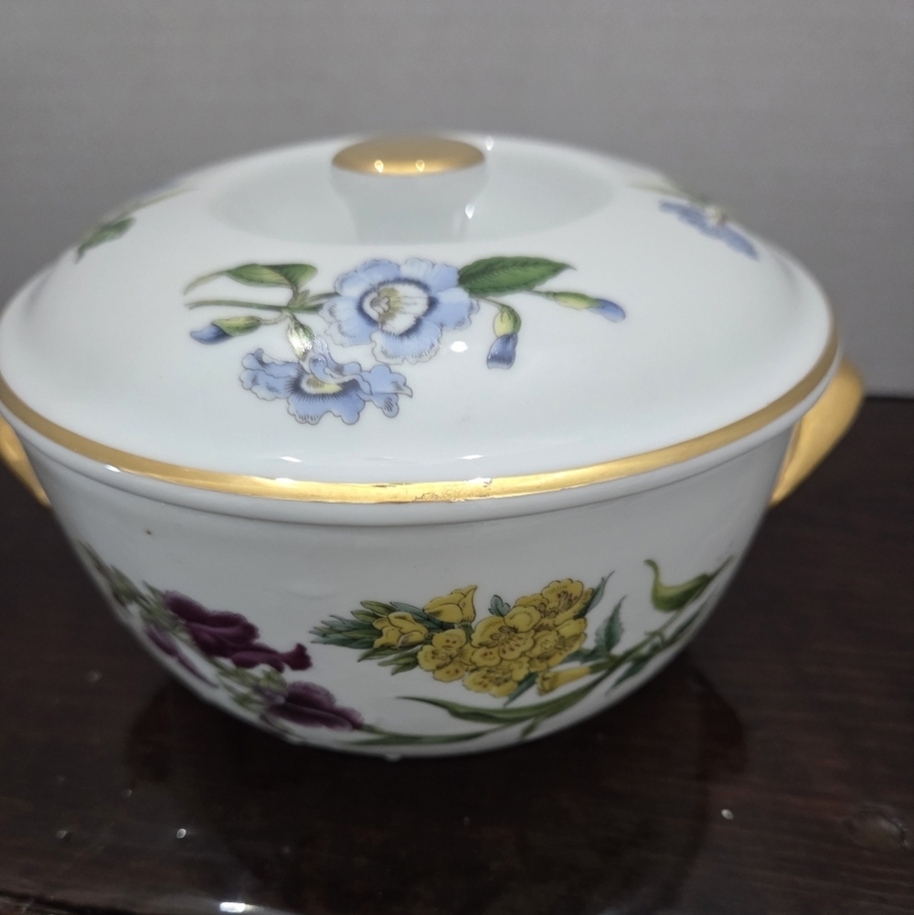 Spode Stafford Floral Porcelain Round Bowl with Lid - Picture 4 of 14